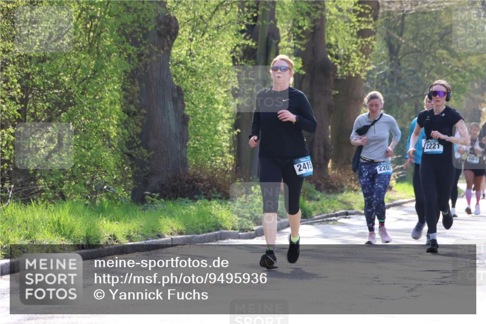 12.04.2026 - 45. Internationalen Wilhelmsburger Insellauf Yannick Fuchs http://msf.ph/oto/9495936 12.04.2026 10:51:50 Laufen 2415, 220, 2221, 4464 meine-sportfotos.de