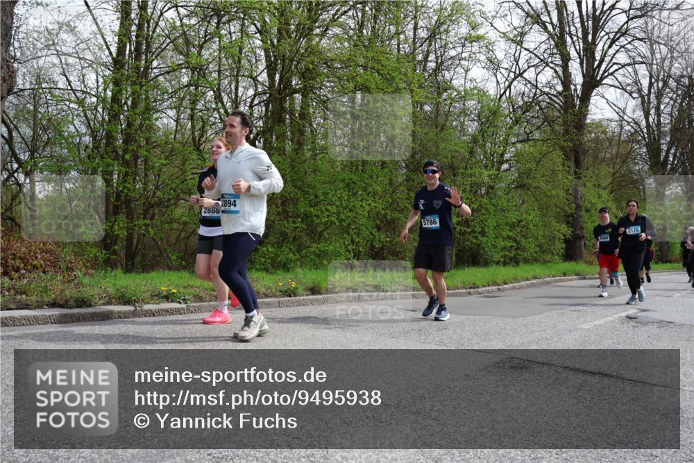 12.04.2026 - 45. Internationalen Wilhelmsburger Insellauf Yannick Fuchs http://msf.ph/oto/9495938 12.04.2026 13:06:53 Laufen 2888, 2894, 5786, 4998, 2175 meine-sportfotos.de