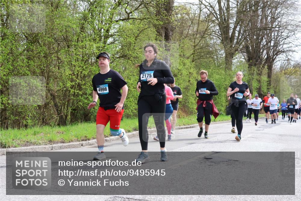 12.04.2026 - 45. Internationalen Wilhelmsburger Insellauf Yannick Fuchs http://msf.ph/oto/9495945 12.04.2026 13:06:54 Laufen 4998, 2175, 3822, 3821 meine-sportfotos.de