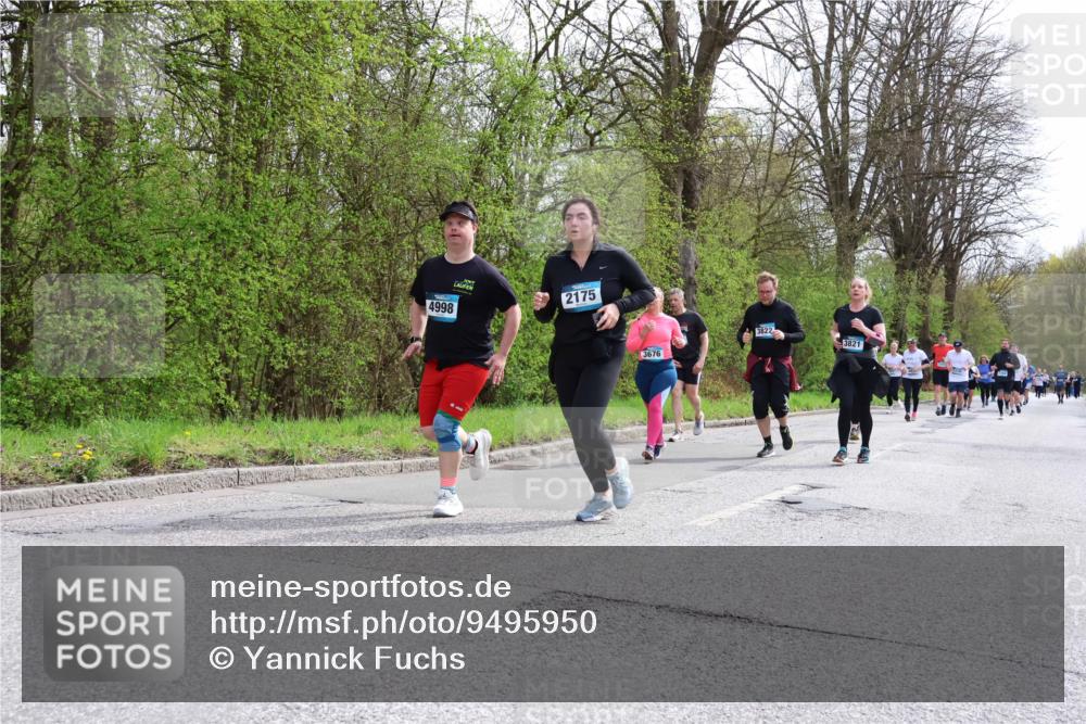 12.04.2026 - 45. Internationalen Wilhelmsburger Insellauf Yannick Fuchs http://msf.ph/oto/9495950 12.04.2026 13:06:54 Laufen 4998, 2175, 3676, 3822, 3821 meine-sportfotos.de