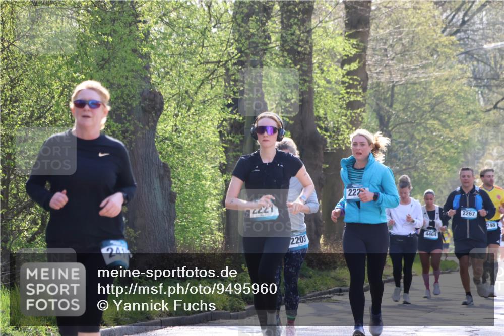 12.04.2026 - 45. Internationalen Wilhelmsburger Insellauf Yannick Fuchs http://msf.ph/oto/9495960 12.04.2026 10:51:53 Laufen 241, 2221, 2203, 222, 4464, 2267, 748 meine-sportfotos.de