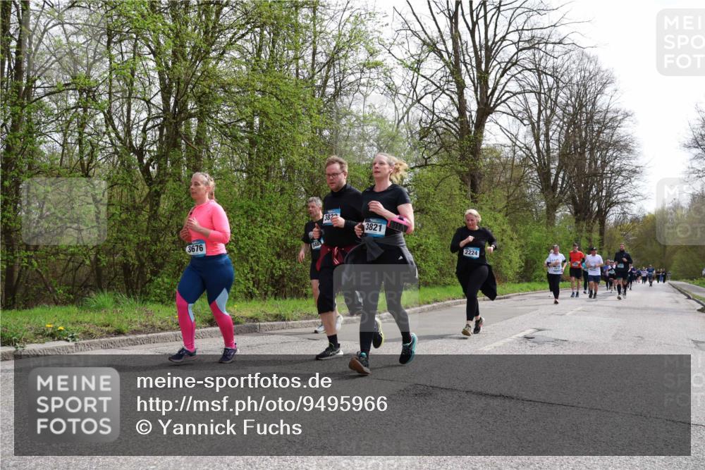 12.04.2026 - 45. Internationalen Wilhelmsburger Insellauf Yannick Fuchs http://msf.ph/oto/9495966 12.04.2026 13:06:57 Laufen 3676, 3822, 3821, 2224 meine-sportfotos.de
