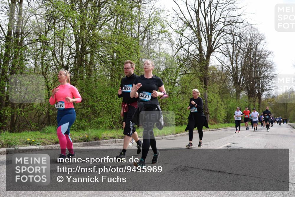 12.04.2026 - 45. Internationalen Wilhelmsburger Insellauf Yannick Fuchs http://msf.ph/oto/9495969 12.04.2026 13:06:58 Laufen 3676, 3822, 3821, 2224 meine-sportfotos.de