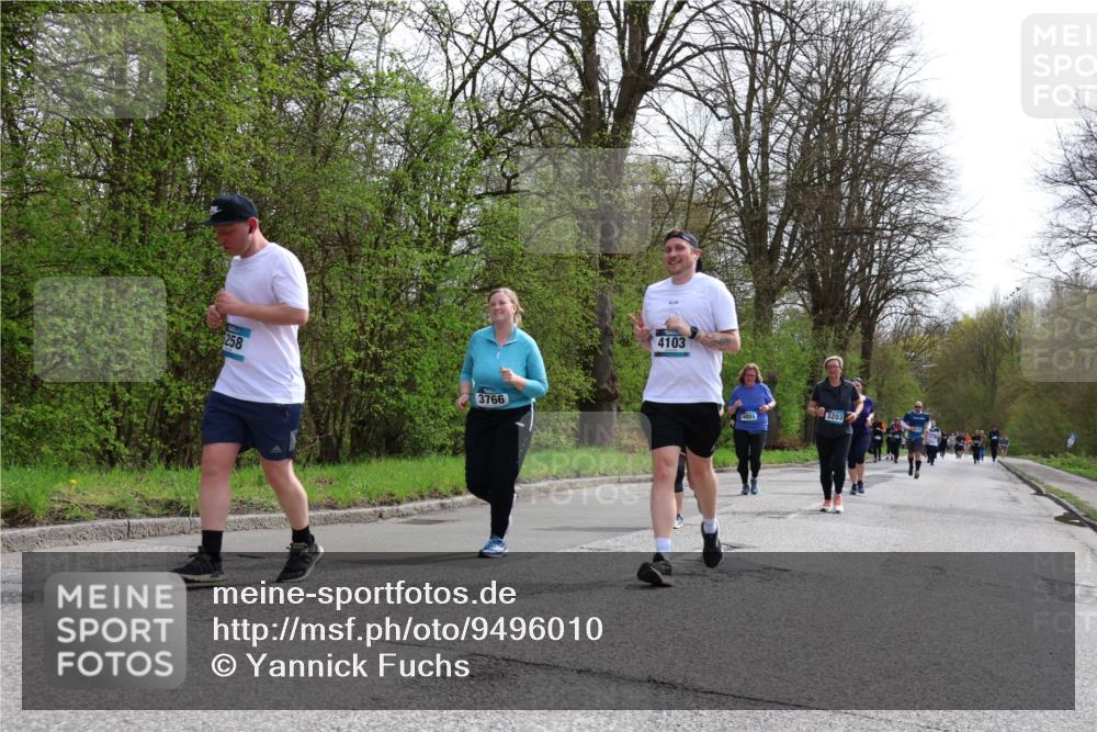 12.04.2026 - 45. Internationalen Wilhelmsburger Insellauf Yannick Fuchs http://msf.ph/oto/9496010 12.04.2026 13:07:05 Laufen 258, 3766, 4103, 4803, 3203 meine-sportfotos.de