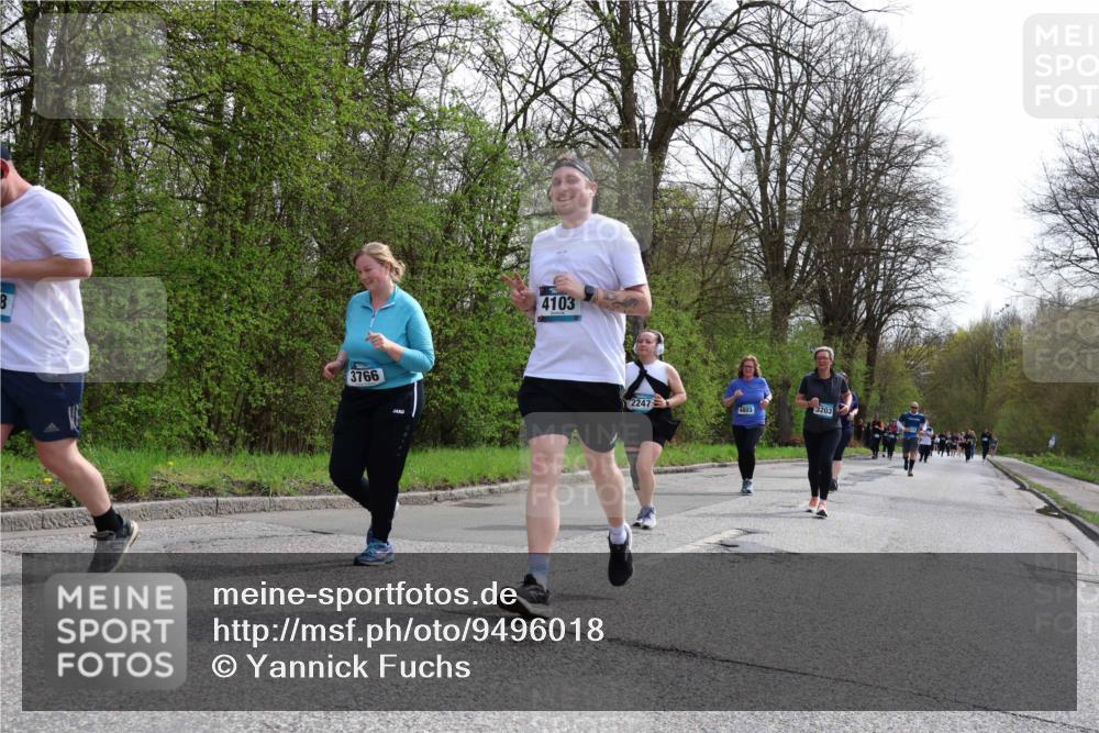 12.04.2026 - 45. Internationalen Wilhelmsburger Insellauf Yannick Fuchs http://msf.ph/oto/9496018 12.04.2026 13:07:06 Laufen 8, 3766, 4103, 2247, 4803, 3203 meine-sportfotos.de