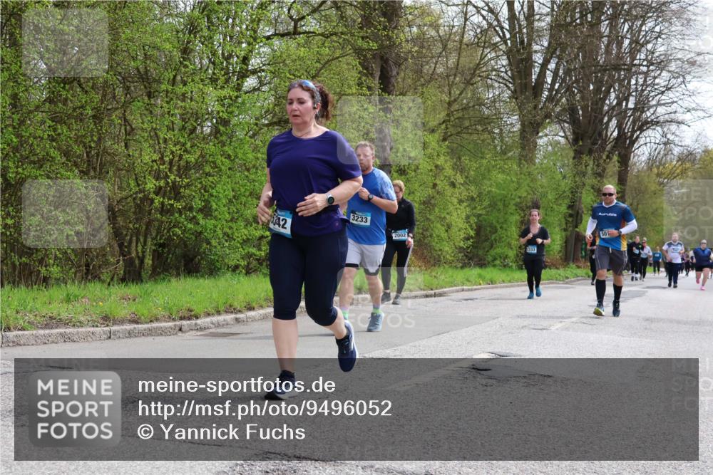 12.04.2026 - 45. Internationalen Wilhelmsburger Insellauf Yannick Fuchs http://msf.ph/oto/9496052 12.04.2026 13:07:10 Laufen 342, 3233, 2002, 2333, 50 meine-sportfotos.de