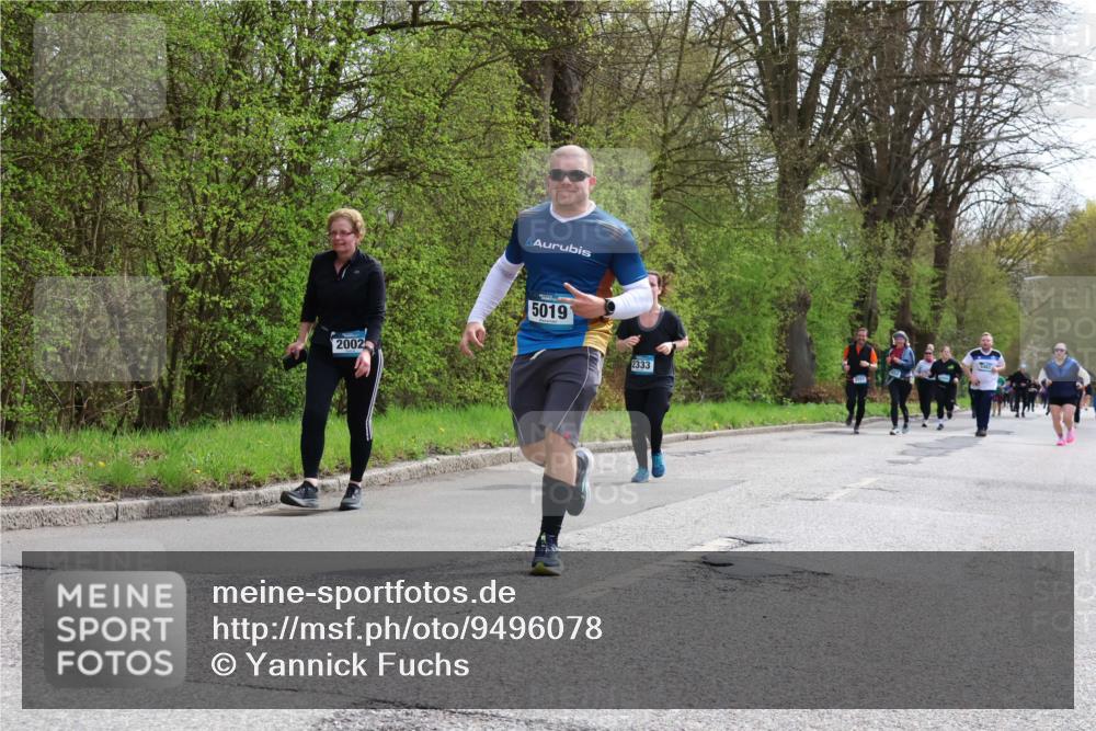 12.04.2026 - 45. Internationalen Wilhelmsburger Insellauf Yannick Fuchs http://msf.ph/oto/9496078 12.04.2026 13:07:12 Laufen 2002, 5019, 2333 meine-sportfotos.de