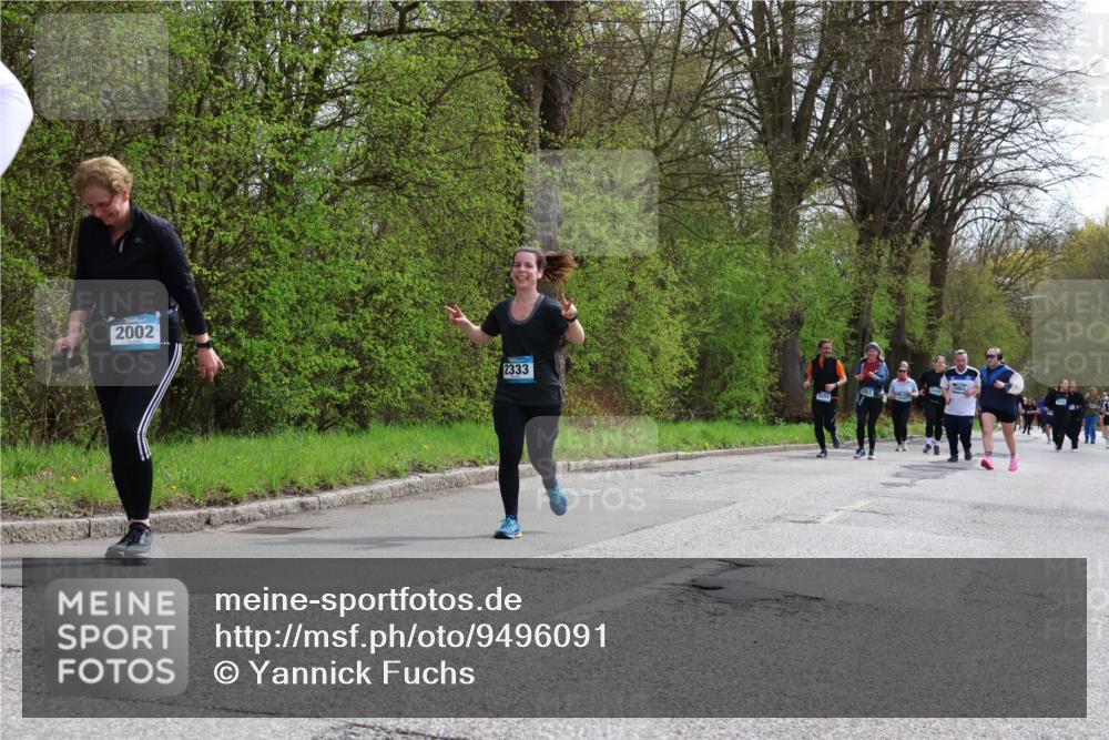 12.04.2026 - 45. Internationalen Wilhelmsburger Insellauf Yannick Fuchs http://msf.ph/oto/9496091 12.04.2026 13:07:14 Laufen 2002, 2333, 5462 meine-sportfotos.de