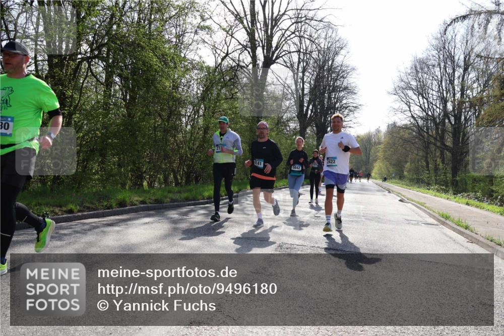 12.04.2026 - 45. Internationalen Wilhelmsburger Insellauf Yannick Fuchs http://msf.ph/oto/9496180 12.04.2026 10:52:17 Laufen 30, 27, 2422, 4141, 5842 meine-sportfotos.de