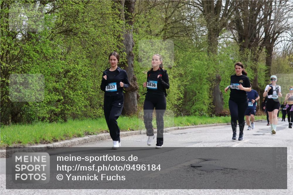 12.04.2026 - 45. Internationalen Wilhelmsburger Insellauf Yannick Fuchs http://msf.ph/oto/9496184 12.04.2026 13:07:28 Laufen 5836, 2692, 5837, 116, 3898 meine-sportfotos.de