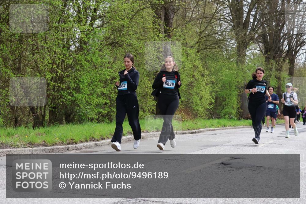 12.04.2026 - 45. Internationalen Wilhelmsburger Insellauf Yannick Fuchs http://msf.ph/oto/9496189 12.04.2026 13:07:28 Laufen 5836, 5837, 2692, 2116, 3898 meine-sportfotos.de