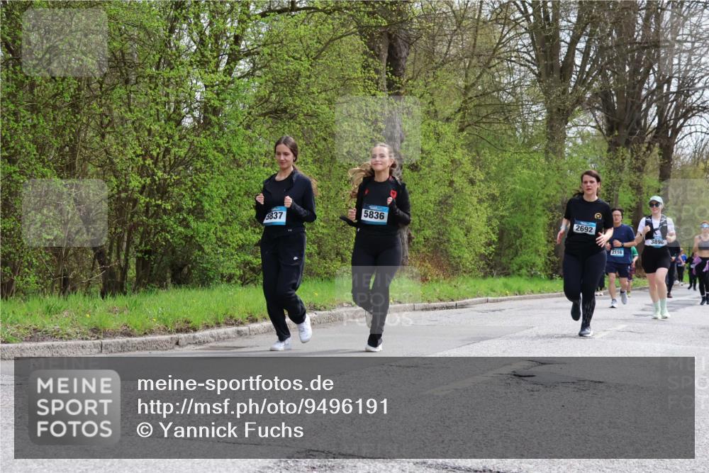 12.04.2026 - 45. Internationalen Wilhelmsburger Insellauf Yannick Fuchs http://msf.ph/oto/9496191 12.04.2026 13:07:29 Laufen 2692, 5836, 5837, 2116, 3896 meine-sportfotos.de