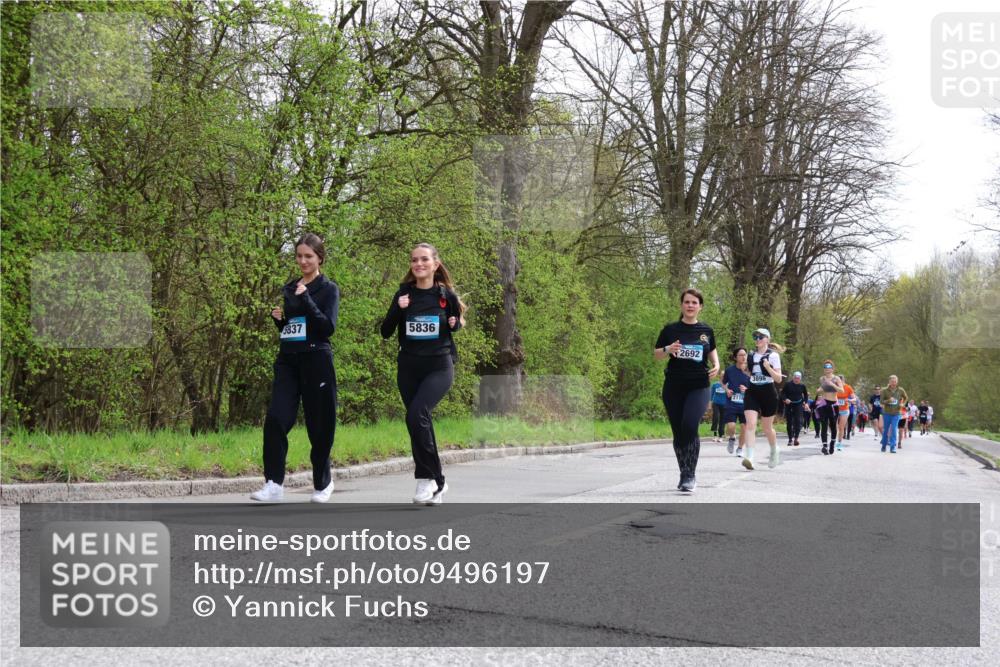 12.04.2026 - 45. Internationalen Wilhelmsburger Insellauf Yannick Fuchs http://msf.ph/oto/9496197 12.04.2026 13:07:29 Laufen 5837, 5836, 2692 meine-sportfotos.de