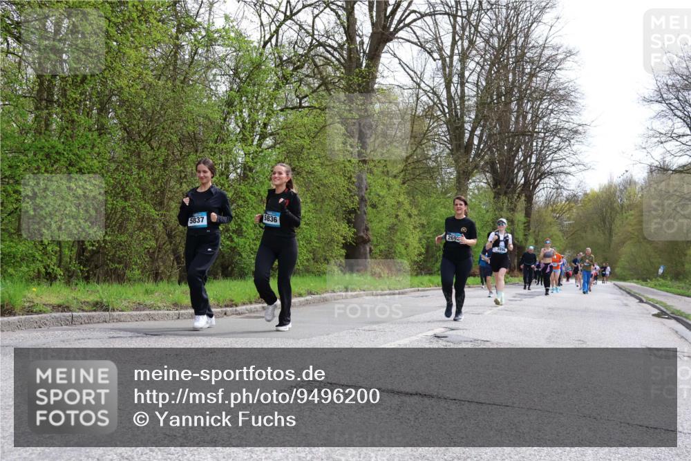 12.04.2026 - 45. Internationalen Wilhelmsburger Insellauf Yannick Fuchs http://msf.ph/oto/9496200 12.04.2026 13:07:29 Laufen 5836, 5837, 2692 meine-sportfotos.de
