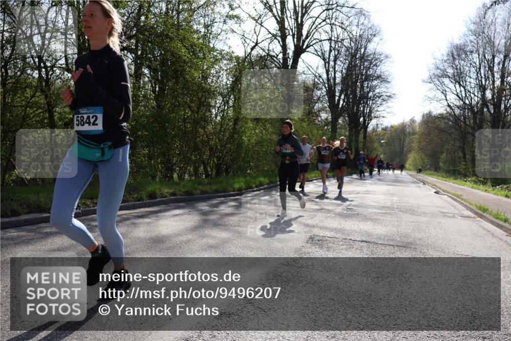 12.04.2026 - 45. Internationalen Wilhelmsburger Insellauf Yannick Fuchs http://msf.ph/oto/9496207 12.04.2026 10:52:20 Laufen 5842, 276, 4489 meine-sportfotos.de