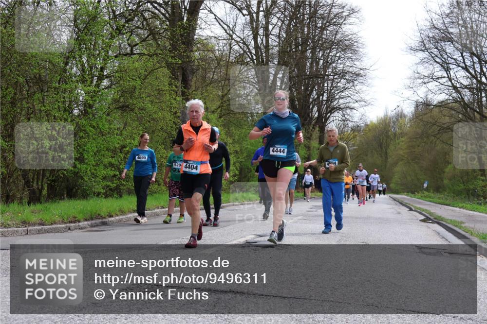 12.04.2026 - 45. Internationalen Wilhelmsburger Insellauf Yannick Fuchs http://msf.ph/oto/9496311 12.04.2026 13:07:42 Laufen 4690, 520, 4404, 4444, 4594 meine-sportfotos.de