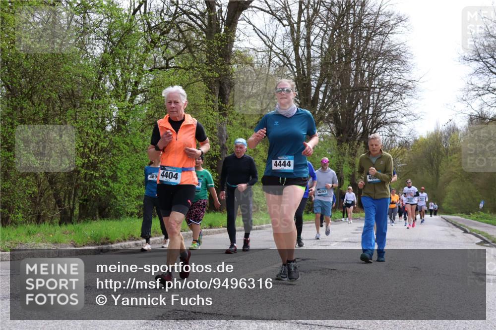 12.04.2026 - 45. Internationalen Wilhelmsburger Insellauf Yannick Fuchs http://msf.ph/oto/9496316 12.04.2026 13:07:43 Laufen 469, 4404, 4, 183, 4444, 4293, 455 meine-sportfotos.de