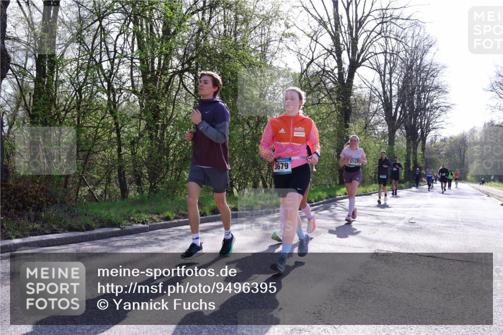 12.04.2026 - 45. Internationalen Wilhelmsburger Insellauf Yannick Fuchs http://msf.ph/oto/9496395 12.04.2026 10:52:39 Laufen 3743, 3679 meine-sportfotos.de