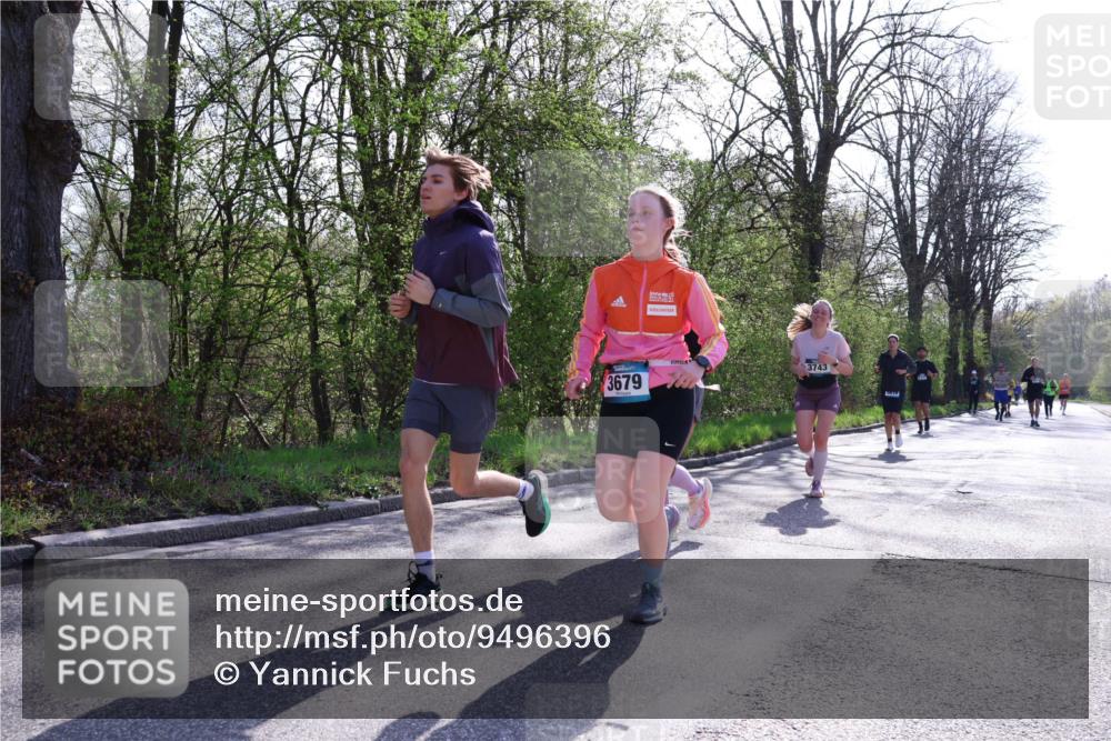 12.04.2026 - 45. Internationalen Wilhelmsburger Insellauf Yannick Fuchs http://msf.ph/oto/9496396 12.04.2026 10:52:39 Laufen 3679, 3743 meine-sportfotos.de