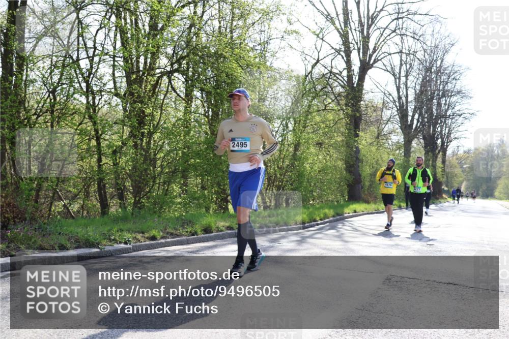 12.04.2026 - 45. Internationalen Wilhelmsburger Insellauf Yannick Fuchs http://msf.ph/oto/9496505 12.04.2026 10:52:49 Laufen 2495, 4476, 4477 meine-sportfotos.de