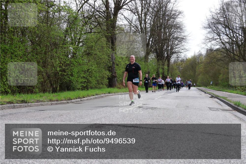 12.04.2026 - 45. Internationalen Wilhelmsburger Insellauf Yannick Fuchs http://msf.ph/oto/9496539 12.04.2026 13:08:03 Laufen 3251 meine-sportfotos.de