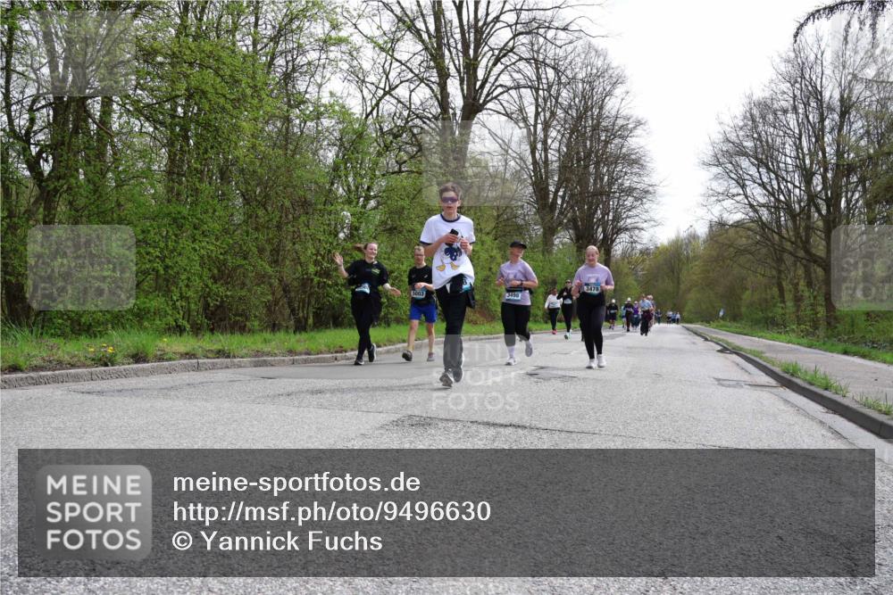 12.04.2026 - 45. Internationalen Wilhelmsburger Insellauf Yannick Fuchs http://msf.ph/oto/9496630 12.04.2026 13:08:11 Laufen 3498, 3478 meine-sportfotos.de