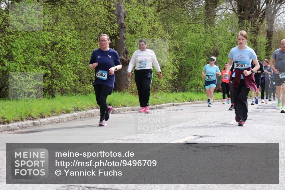 12.04.2026 - 45. Internationalen Wilhelmsburger Insellauf Yannick Fuchs http://msf.ph/oto/9496709 12.04.2026 13:08:19 Laufen 2562, 2469, 4121, 1014, 2061, 391 meine-sportfotos.de