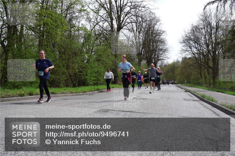 12.04.2026 - 45. Internationalen Wilhelmsburger Insellauf Yannick Fuchs http://msf.ph/oto/9496741 12.04.2026 13:08:22 Laufen 562, 206, 2158, 3915, 2009 meine-sportfotos.de