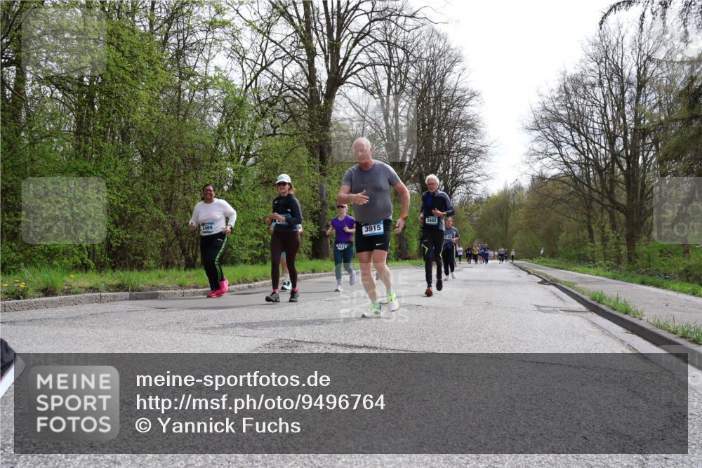 12.04.2026 - 45. Internationalen Wilhelmsburger Insellauf Yannick Fuchs http://msf.ph/oto/9496764 12.04.2026 13:08:24 Laufen 2469, 2431, 3915, 3402, 3109 meine-sportfotos.de