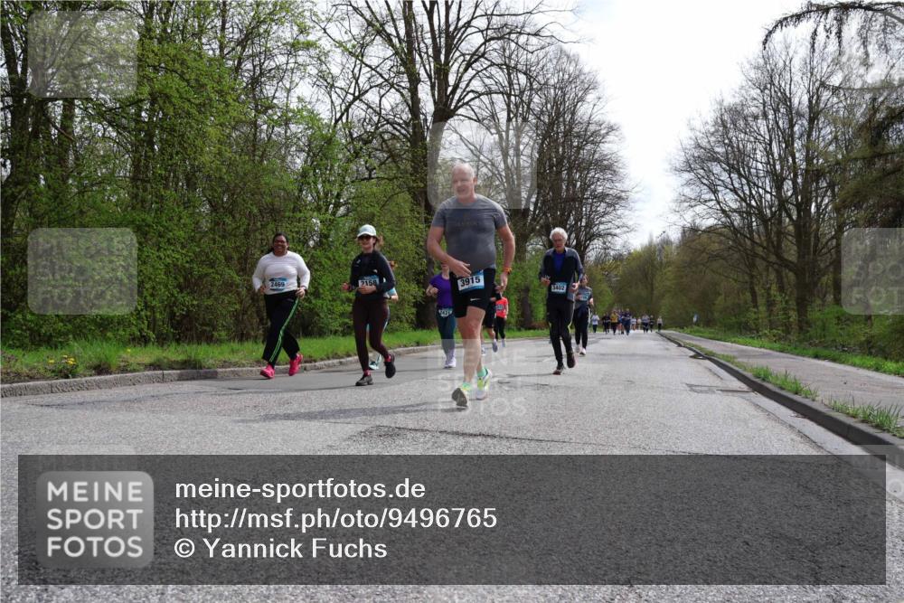 12.04.2026 - 45. Internationalen Wilhelmsburger Insellauf Yannick Fuchs http://msf.ph/oto/9496765 12.04.2026 13:08:24 Laufen 2469, 2158, 243, 3915, 3402 meine-sportfotos.de