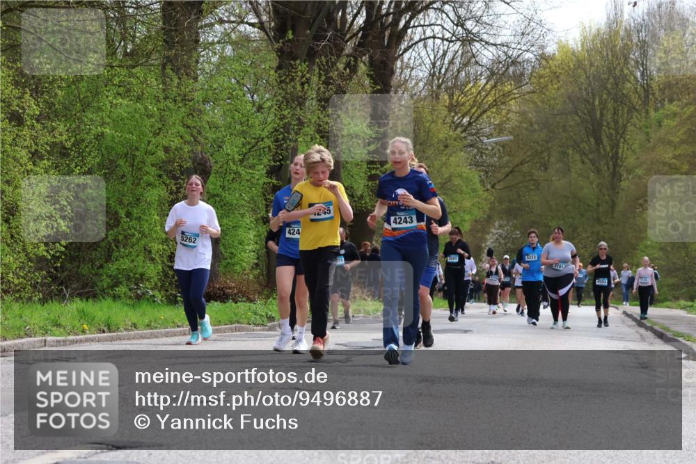 12.04.2026 - 45. Internationalen Wilhelmsburger Insellauf Yannick Fuchs http://msf.ph/oto/9496887 12.04.2026 13:08:36 Laufen 5262, 424, 245, 4243, 5223, 3581, 2101, 3122 meine-sportfotos.de