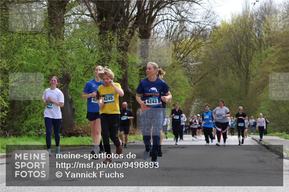 12.04.2026 - 45. Internationalen Wilhelmsburger Insellauf Yannick Fuchs http://msf.ph/oto/9496893 12.04.2026 13:08:37 Laufen 262, 42, 4245, 4073, 4243, 3581, 5223, 2101, 4593 meine-sportfotos.de