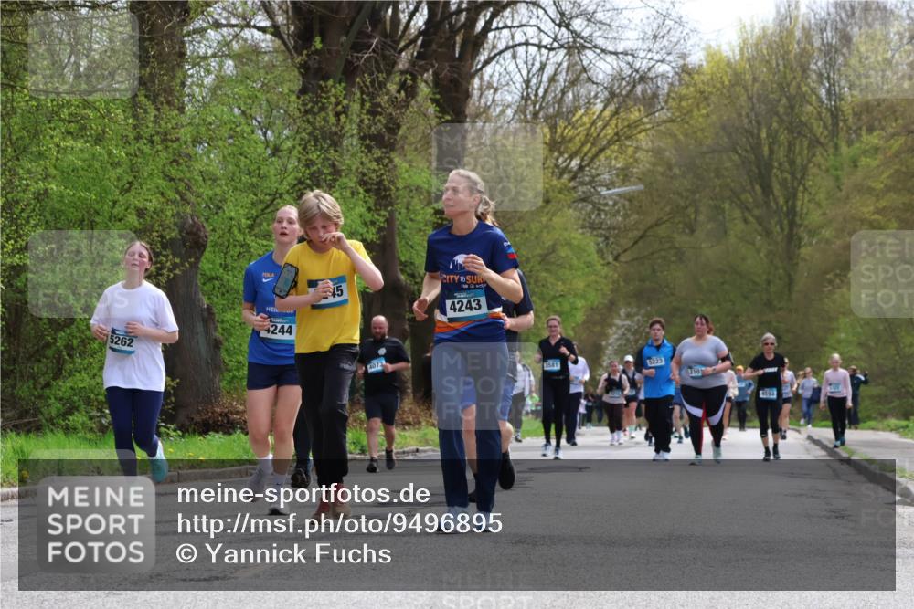 12.04.2026 - 45. Internationalen Wilhelmsburger Insellauf Yannick Fuchs http://msf.ph/oto/9496895 12.04.2026 13:08:37 Laufen 5262, 4244, 5, 4073, 4243, 3581, 5223, 210, 3927, 4593 meine-sportfotos.de
