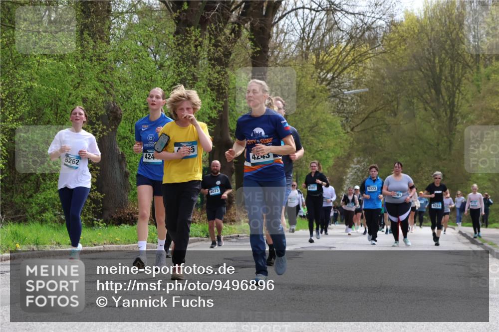 12.04.2026 - 45. Internationalen Wilhelmsburger Insellauf Yannick Fuchs http://msf.ph/oto/9496896 12.04.2026 13:08:37 Laufen 5262, 424, 4073, 4243, 3581, 5223, 101, 4593 meine-sportfotos.de