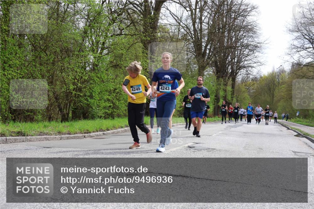 12.04.2026 - 45. Internationalen Wilhelmsburger Insellauf Yannick Fuchs http://msf.ph/oto/9496936 12.04.2026 13:08:41 Laufen 4245, 5262, 4243, 5552, 2628 meine-sportfotos.de