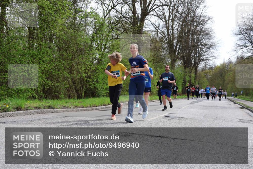 12.04.2026 - 45. Internationalen Wilhelmsburger Insellauf Yannick Fuchs http://msf.ph/oto/9496940 12.04.2026 13:08:41 Laufen 4245, 4243, 44, 2628 meine-sportfotos.de