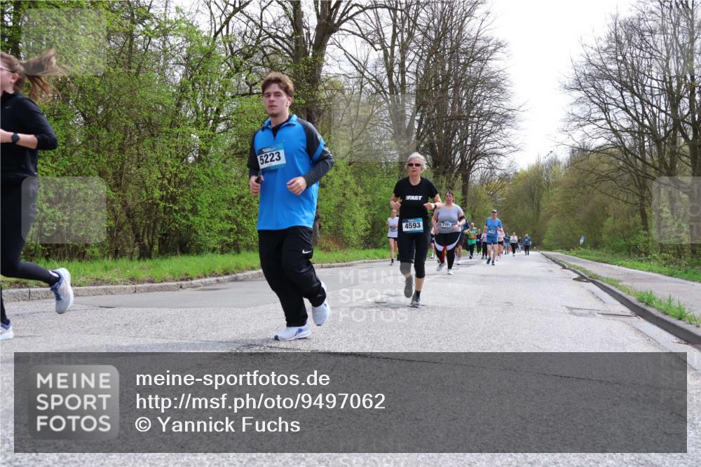 12.04.2026 - 45. Internationalen Wilhelmsburger Insellauf Yannick Fuchs http://msf.ph/oto/9497062 12.04.2026 13:08:52 Laufen 5223, 4593, 2101 meine-sportfotos.de