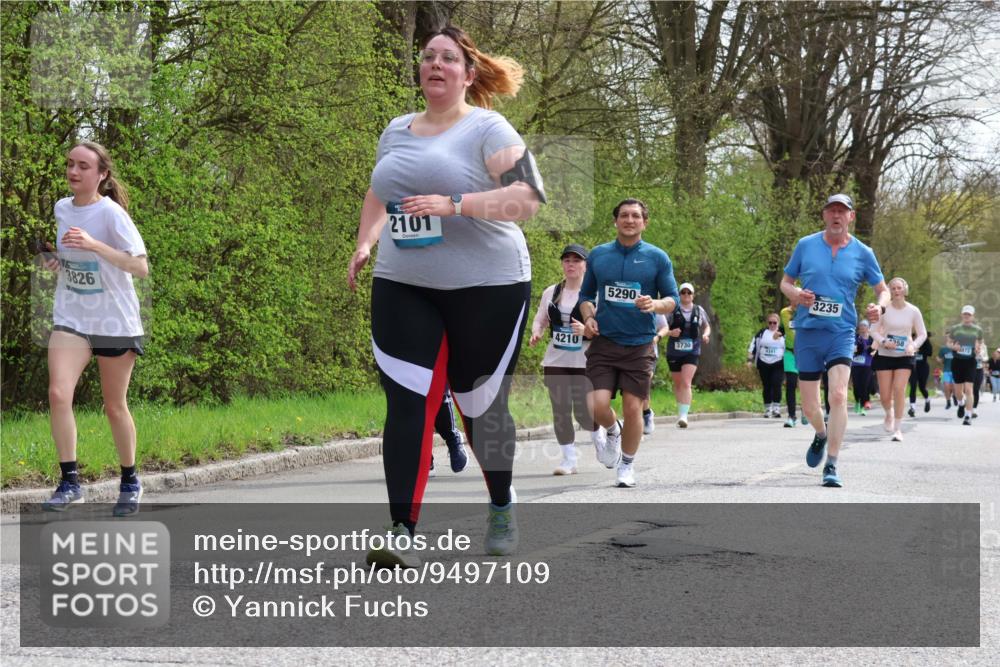 12.04.2026 - 45. Internationalen Wilhelmsburger Insellauf Yannick Fuchs http://msf.ph/oto/9497109 12.04.2026 13:08:57 Laufen 3826, 2101, 4210, 5290, 3730, 4341, 3235, 358 meine-sportfotos.de