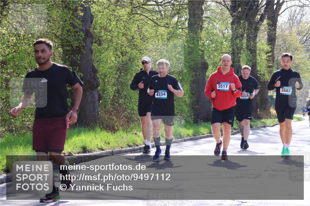12.04.2026 - 45. Internationalen Wilhelmsburger Insellauf Yannick Fuchs http://msf.ph/oto/9497112 12.04.2026 10:54:05 Laufen 4334, 3517, 3285, 0000 meine-sportfotos.de