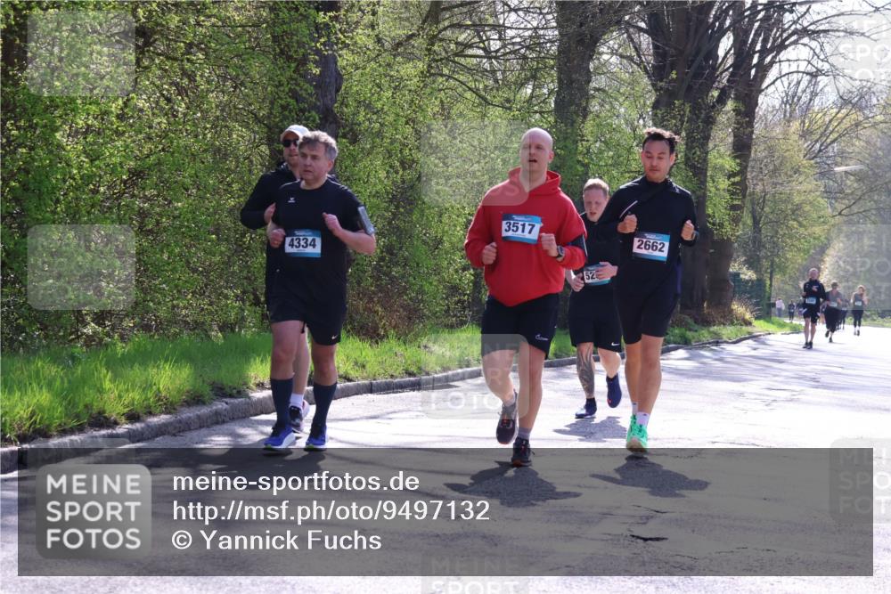 12.04.2026 - 45. Internationalen Wilhelmsburger Insellauf Yannick Fuchs http://msf.ph/oto/9497132 12.04.2026 10:54:08 Laufen 4334, 3517, 52, 0000 meine-sportfotos.de