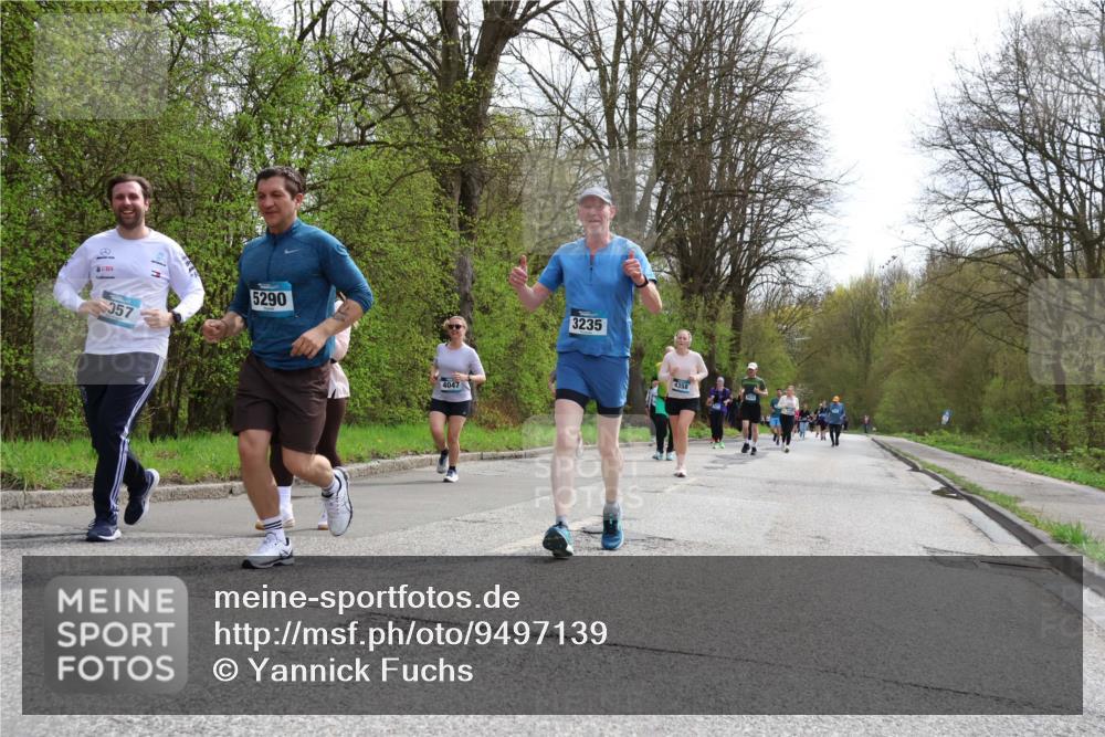 12.04.2026 - 45. Internationalen Wilhelmsburger Insellauf Yannick Fuchs http://msf.ph/oto/9497139 12.04.2026 13:09:00 Laufen 057, 5290, 4047, 3235, 4358 meine-sportfotos.de