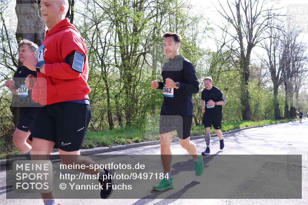 12.04.2026 - 45. Internationalen Wilhelmsburger Insellauf Yannick Fuchs http://msf.ph/oto/9497184 12.04.2026 10:54:12 Laufen 4334, 0000, 520 meine-sportfotos.de