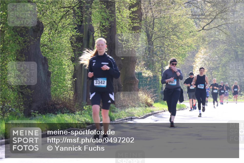 12.04.2026 - 45. Internationalen Wilhelmsburger Insellauf Yannick Fuchs http://msf.ph/oto/9497202 12.04.2026 10:54:17 Laufen 3342, 2567, 3920, 214 meine-sportfotos.de