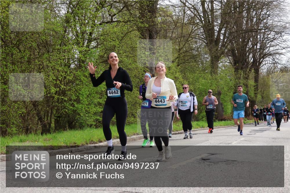 12.04.2026 - 45. Internationalen Wilhelmsburger Insellauf Yannick Fuchs http://msf.ph/oto/9497237 12.04.2026 13:09:09 Laufen 4442, 4443, 2332, 471, 4341, 2290, 3739 meine-sportfotos.de