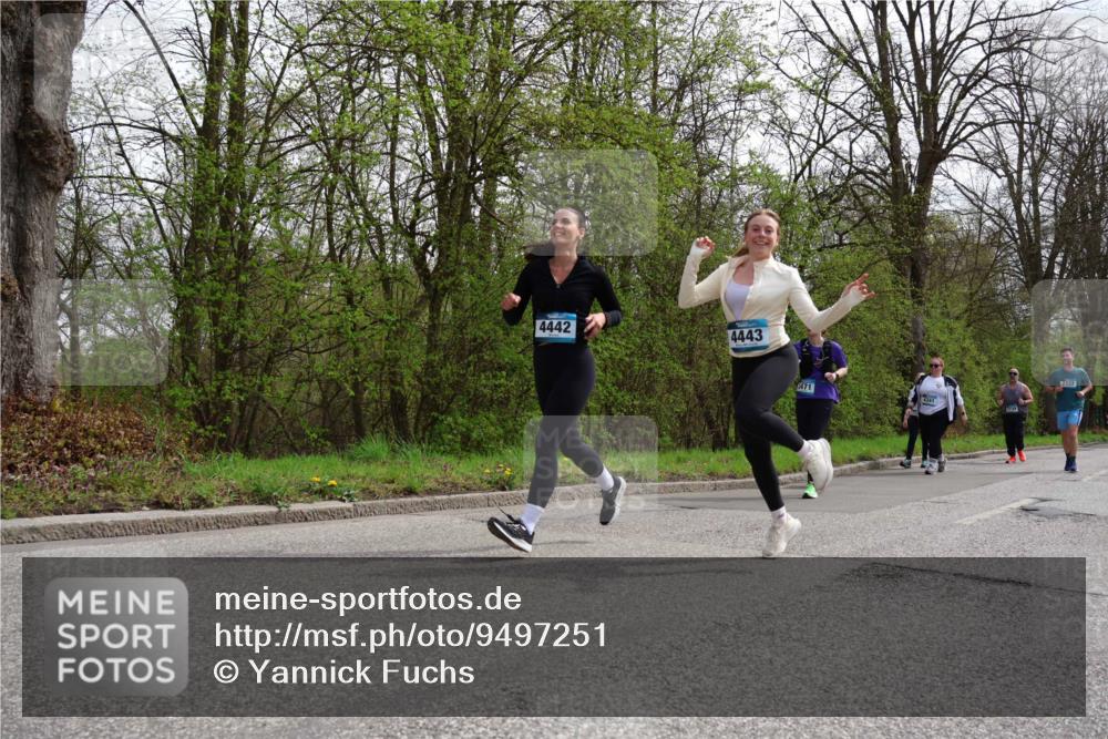 12.04.2026 - 45. Internationalen Wilhelmsburger Insellauf Yannick Fuchs http://msf.ph/oto/9497251 12.04.2026 13:09:10 Laufen 4442, 4443, 471, 4341, 1939 meine-sportfotos.de
