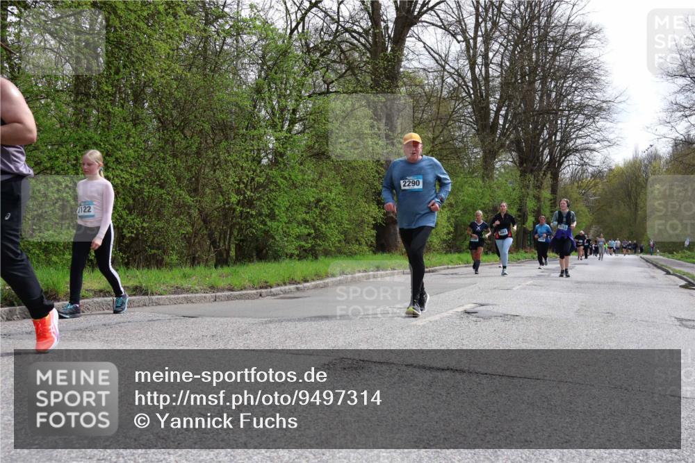 12.04.2026 - 45. Internationalen Wilhelmsburger Insellauf Yannick Fuchs http://msf.ph/oto/9497314 12.04.2026 13:09:17 Laufen 122, 2290, 3667, 2153 meine-sportfotos.de