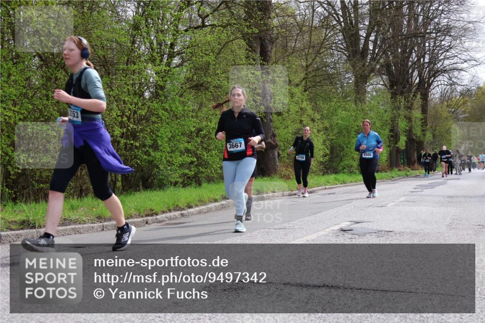 12.04.2026 - 45. Internationalen Wilhelmsburger Insellauf Yannick Fuchs http://msf.ph/oto/9497342 12.04.2026 13:09:21 Laufen 2153, 3667, 5505, 4708 meine-sportfotos.de