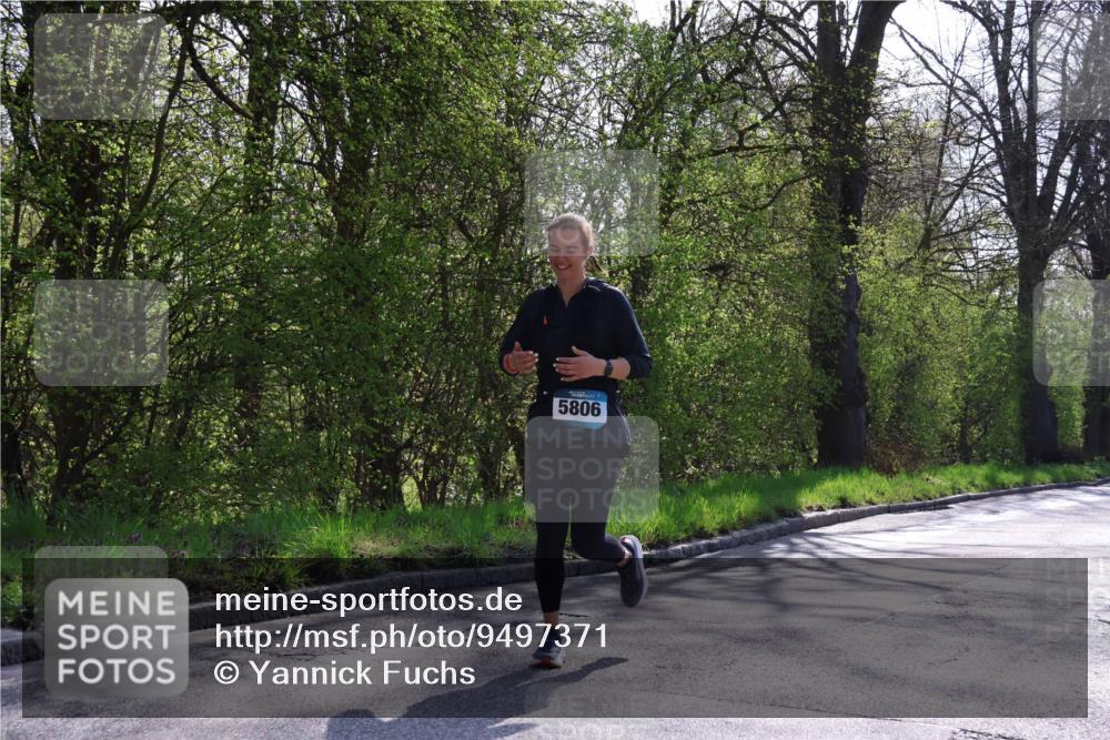 12.04.2026 - 45. Internationalen Wilhelmsburger Insellauf Yannick Fuchs http://msf.ph/oto/9497371 12.04.2026 10:54:49 Laufen 5806 meine-sportfotos.de