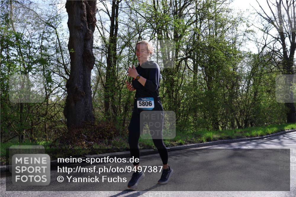 12.04.2026 - 45. Internationalen Wilhelmsburger Insellauf Yannick Fuchs http://msf.ph/oto/9497387 12.04.2026 10:54:51 Laufen 5806 meine-sportfotos.de