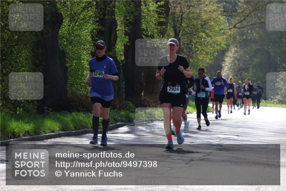 12.04.2026 - 45. Internationalen Wilhelmsburger Insellauf Yannick Fuchs http://msf.ph/oto/9497398 12.04.2026 10:54:53 Laufen 3740, 2924, 3333, 1977 meine-sportfotos.de